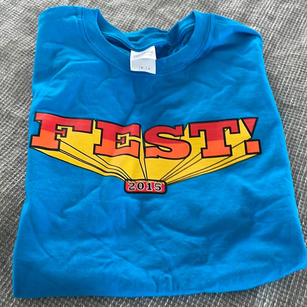 The Fest for the Beatles 2015 event t-shirt. Never been worn turquoise t-shirt L